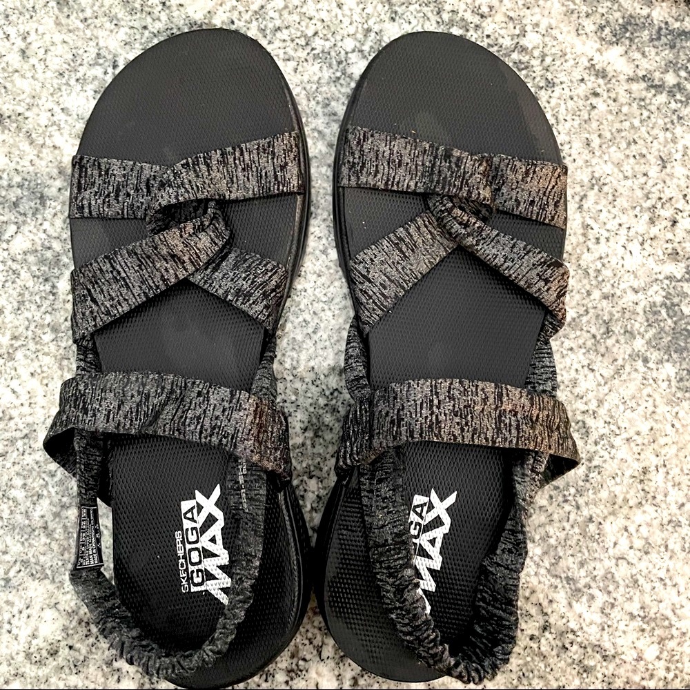 Skechers GOGA Max Black Sport Sandals Women's 9